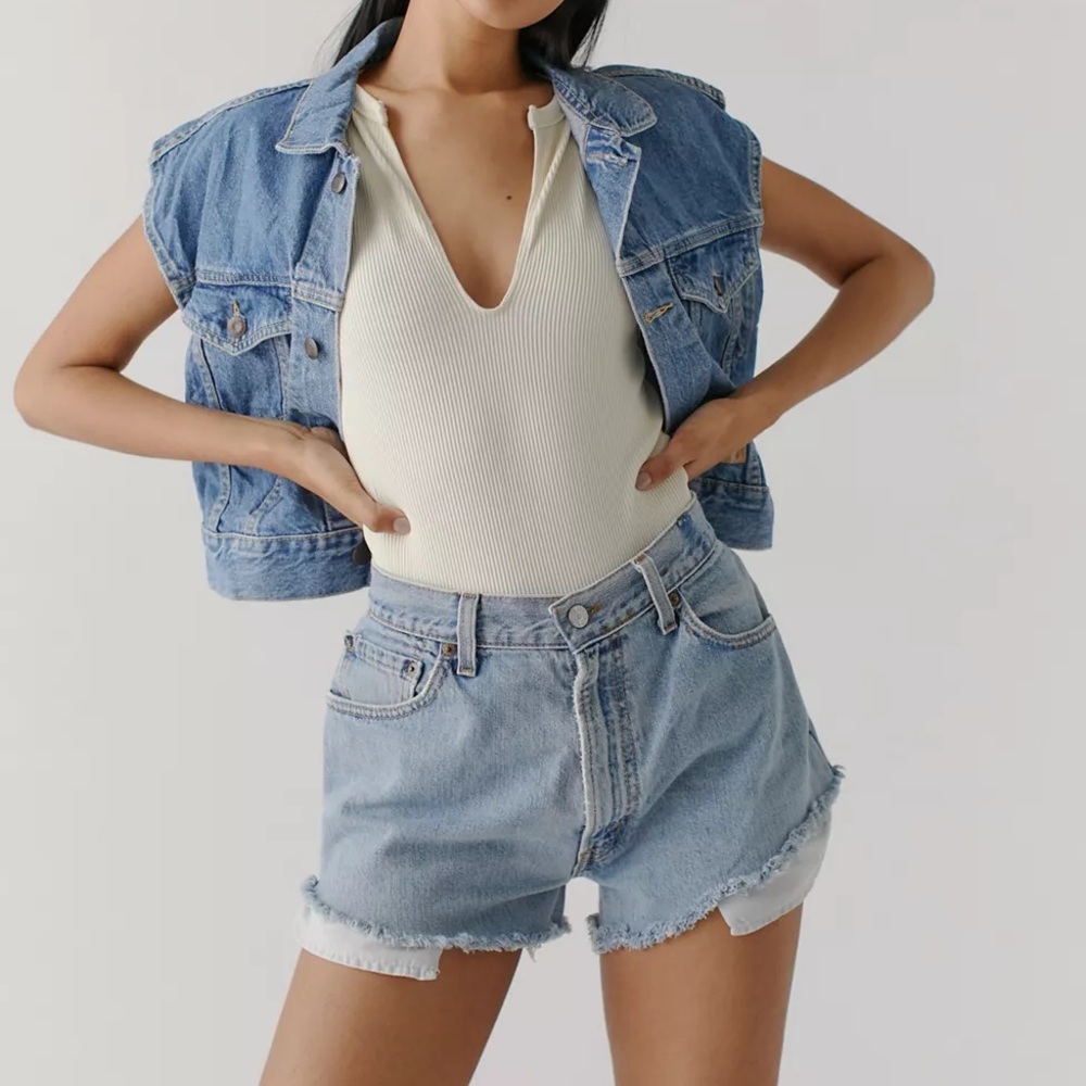 Urban Outfitters Recycled Vintage Red Tab Levi Cutoff Shorts (4/6)